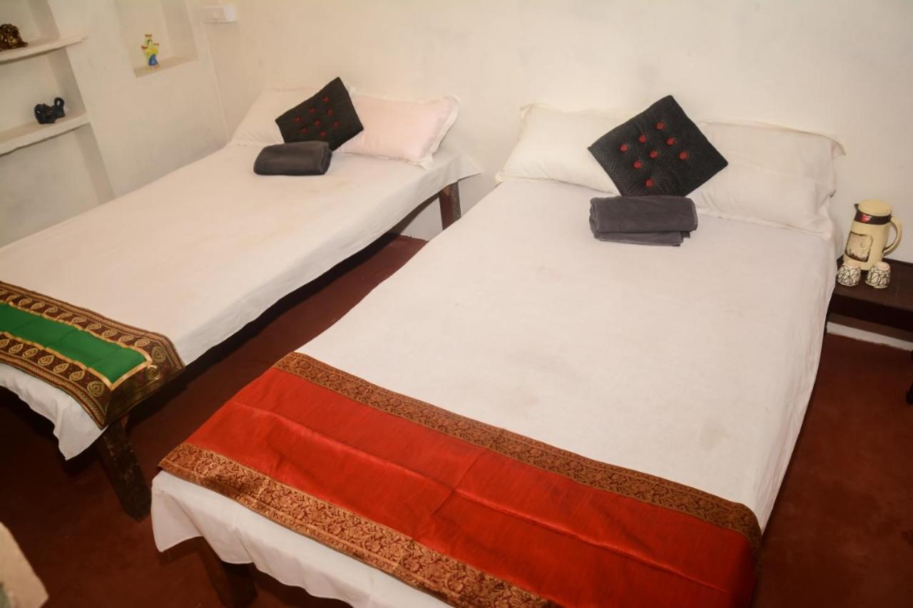 Narayana Haveli Hotel Varanasi Eksteriør billede
